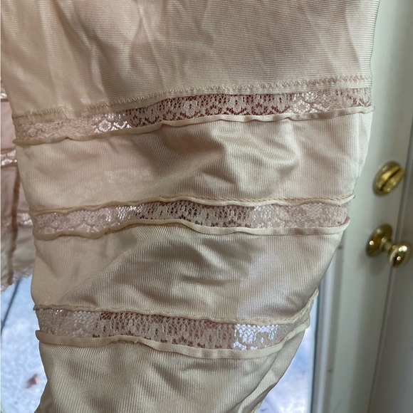 Vintage Ruffled Bloomers - Picture 4 of 7